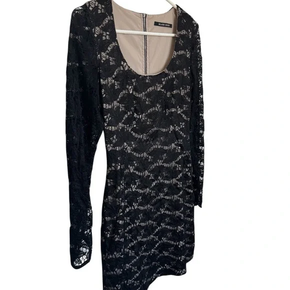 Black Halo Black Lace Dress Size 4 - threedaughtersproperties.com